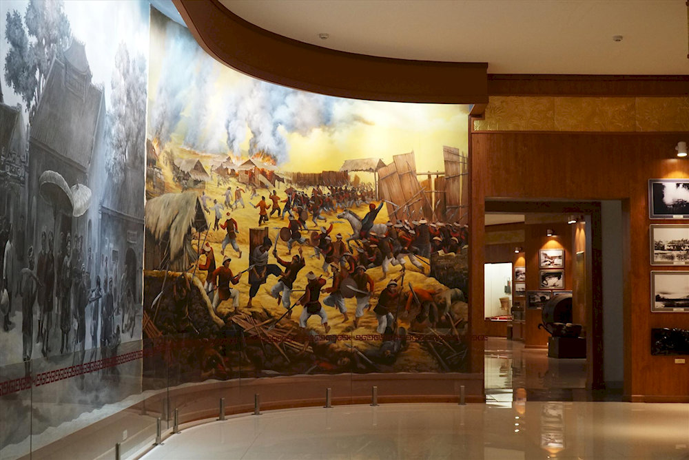 The mural vividly depicts the Tay Son army as they battle fiercely against foreign invaders